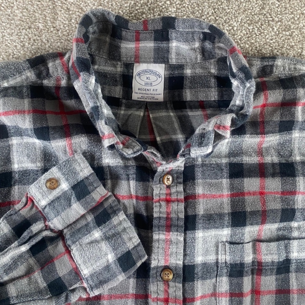 Brooks Brothers Regent Flannel Men XL Grey Red Buffalo Plaid Cotton Button Up